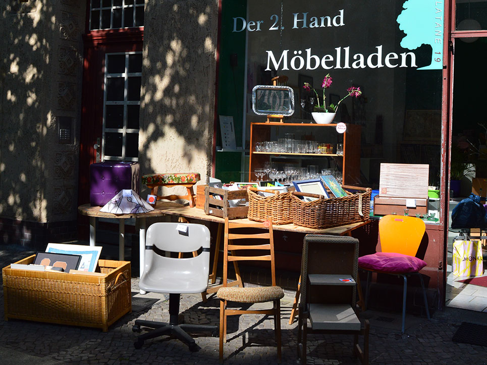 Im Secondhand Möbelladen